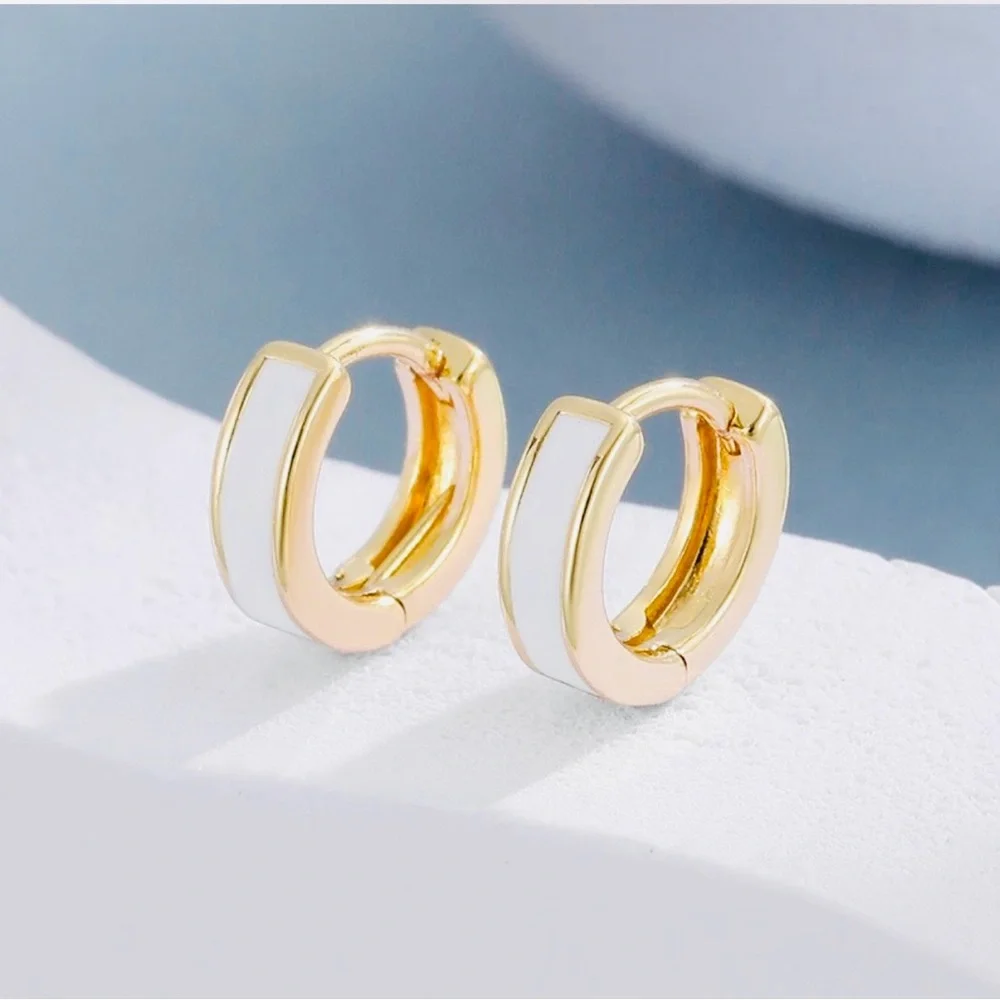 Elegant Gold and White Hoop Earrings - Picture 4 of 4